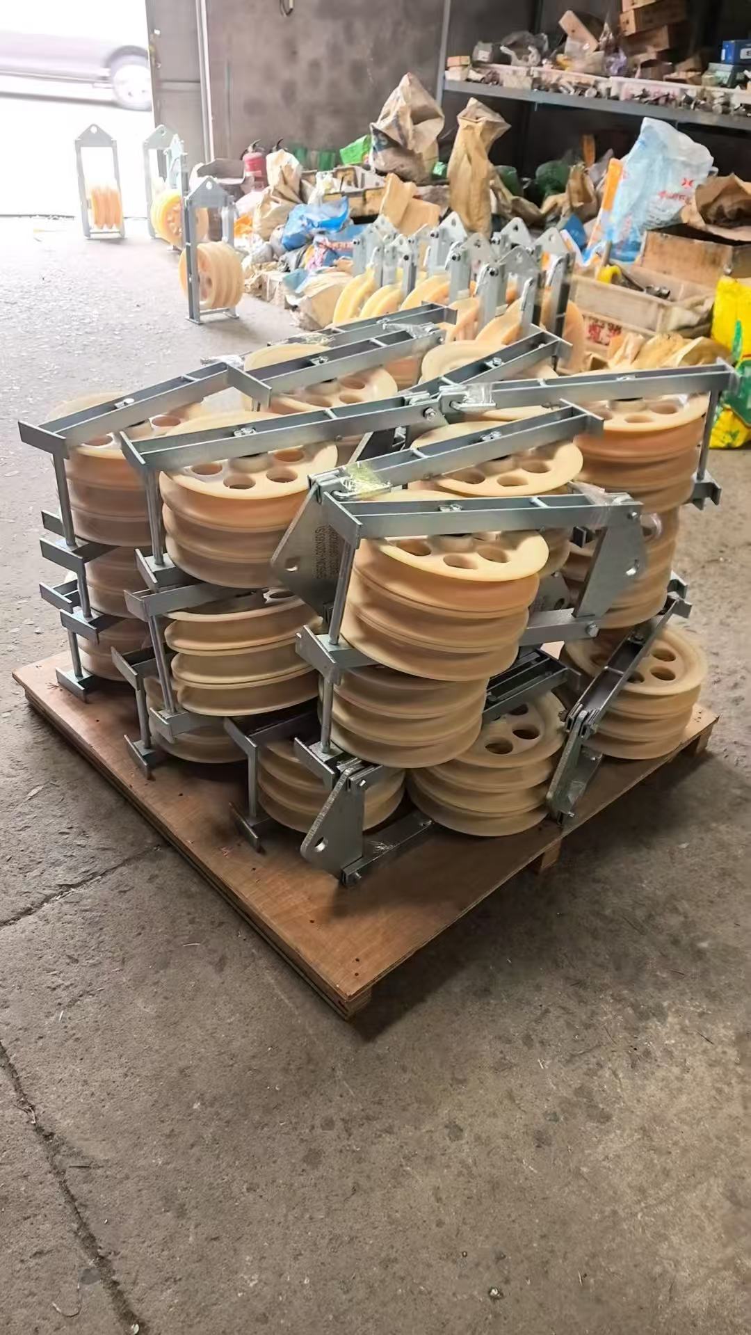 সর্বশেষ কোম্পানি ব্লগ সম্পর্কে ট্রান্সমিশন লাইন প্রকল্পের জন্য সঠিক অ্যান্টি-টর্শন স্টিলের তারের দড়ি কীভাবে চয়ন করবেন