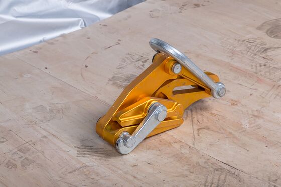 কেনা Lightweight Aluminum Alloy Power Cable Clamp with Secure Grip Design and Weather Resistant for 40kN Load Capacity online manufacture