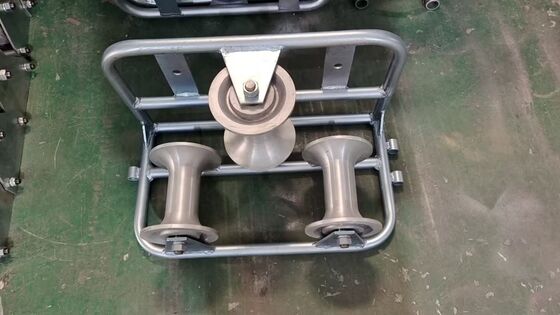 কেনা মসৃণ তারের স্থাপনের জন্য 10kN ভারী-শুল্ক গ্যালভানাইজড অ্যালুমিনিয়াম ট্রিপল কর্নার কেবল গাইড রোলার online manufacture